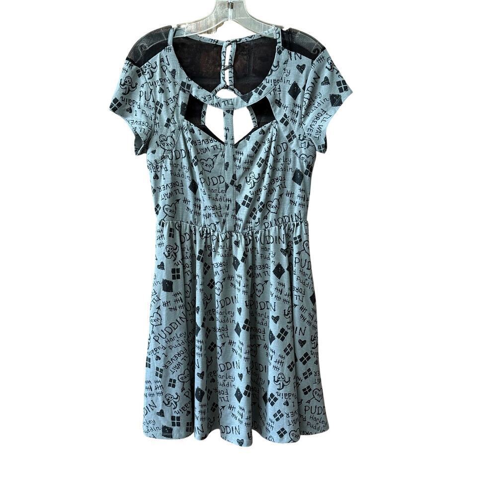 Hot Topic Suicide Squad Skater Mini Dress Size Medium Gray Graffiti Harley Quinn